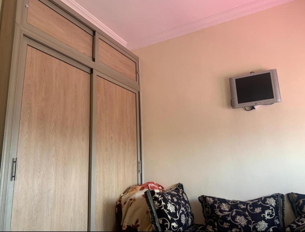 Adorable Apartamento A 8 Min Del Aeropuerto De Casablanca,Wifi Ultra Rapido Y Parking Gratis Derroua Bagian luar foto